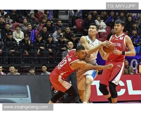 首钢与新疆激战正酣19日篮球对决引发球迷热议